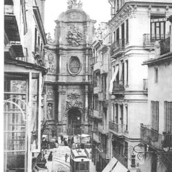 Plaça de la Reina - Antigua c/ Zaragoza antes de los derribos y el nacimiento de la Plaza de la Reina de hoy en día.