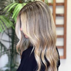 Lux Lox Salon