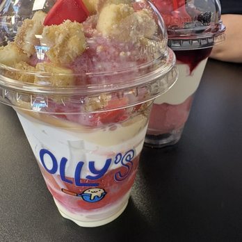 Olly's Italian Ice - Strawberry Cheesecake Gelati, Wild Berry Gelati - Ice Cream & Frozen Yogurt Near Me - El Paso, Texas Olly's Italian Ice - Strawberry Cheesecake Gelati, Wild Berry Gelati - Ice Cream & Frozen Yogurt Near Me - El Paso, Texas