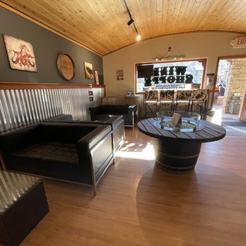 Barrel 33 - Wine Tasting Room Near Me - Big Bear Lake, California