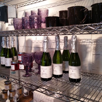 La Maison Lavande - Lavender wine - Farms Near Me - Saint-Eustache, Quebec La Maison Lavande - Lavender wine - Farms Near Me - Saint-Eustache, Quebec