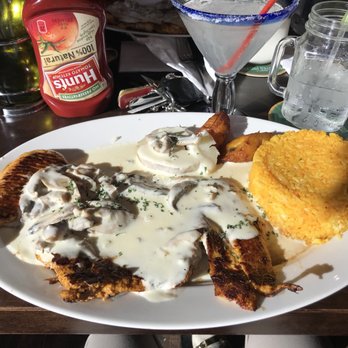 Noches de Colombia - Pollo a la colombiana. So good!! Huge portions. $14 - Spanish Near Me - Paterson, New Jersey