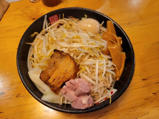 Ryus Noodle Bar by null