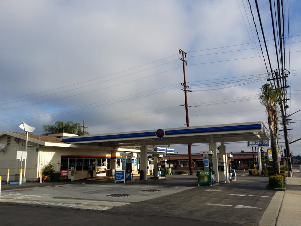 FULLERTON ARCO Updated September 2024 24 Reviews 1000 W Valencia