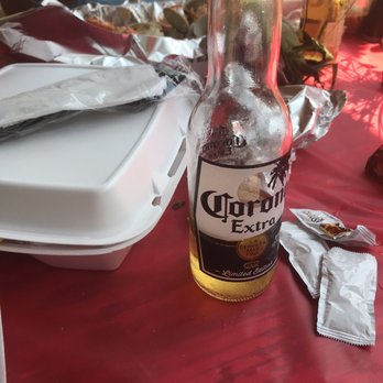 Linton's Seafood - And cold Corona.  Not fancy but good old time eating - Seafood Markets Near Me - Crisfield, Maryland