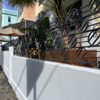 Dos Cafés - patio - Breakfast & Brunch Near Me - San Juan, Puerto Rico