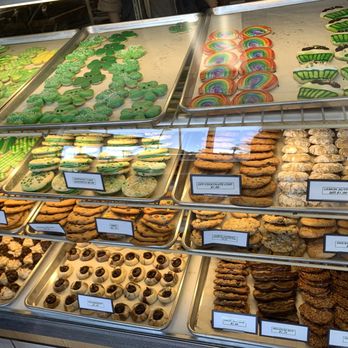 VG Donut & Bakery - Donuts Near Me - Cardiff, California