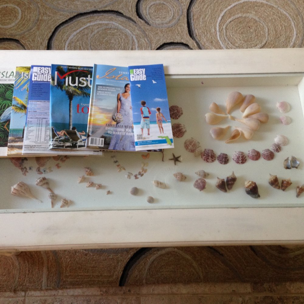 Coffee table with Sanibel shells Coffee table with Sanibel shells