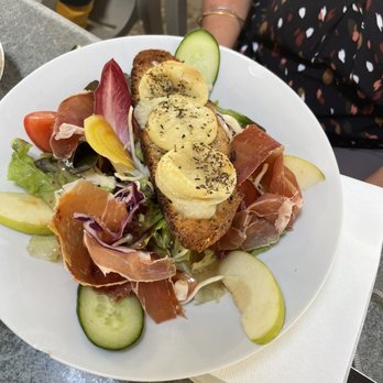 Café In et Off - Chèvre salad - Cafes Near Me - Avignon, 84