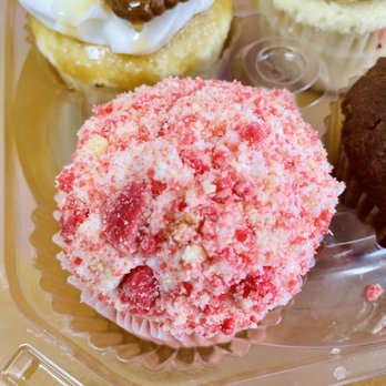 mix ‘n Sweetz Bakury - Strawberry Crunch Cupcake - Bakeries Near Me - Waldorf, Maryland mix ‘n Sweetz Bakury - Strawberry Crunch Cupcake - Bakeries Near Me - Waldorf, Maryland