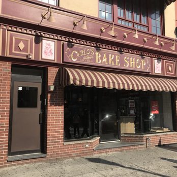 Carlo's Bakery - Bakeries Near Me - Hoboken, New Jersey