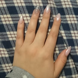 Glitter nails on santa rosa Ave CA