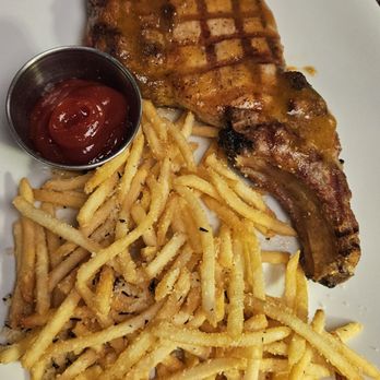 Rosewood Grill - Pork chop - American Near Me - Strongsville, Ohio Rosewood Grill - Pork chop - American Near Me - Strongsville, Ohio