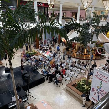 South Coast Plaza - Live music - Shopping Centers Near Me - Costa Mesa, California