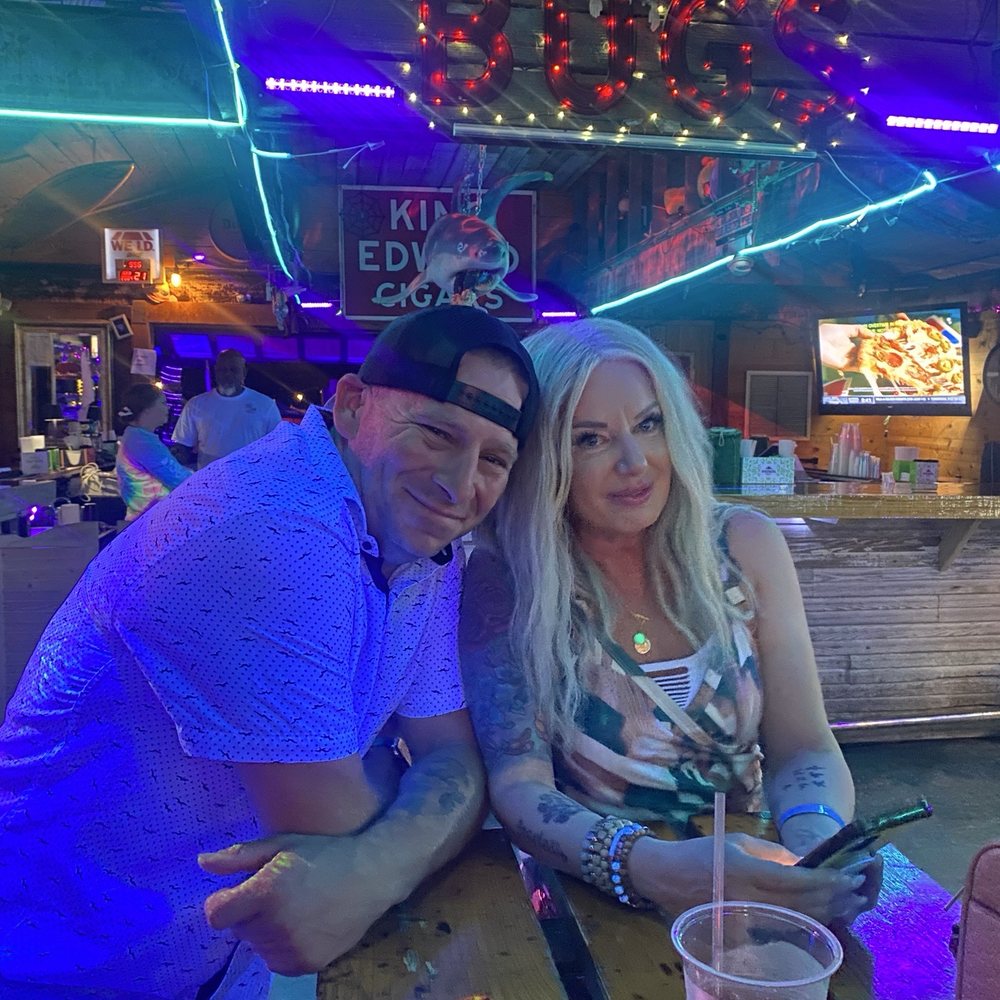 MudBugs Pub - Pubs Near Me - Gulf Shores, Alabama