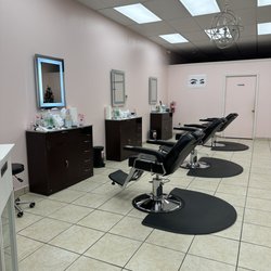 Best Brows and Beauty - Chairs for threading, tinting and lashes.