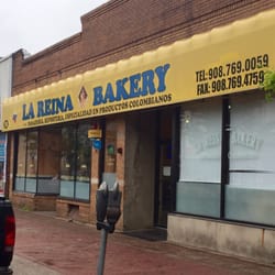 La Reina Bakery - Storefront