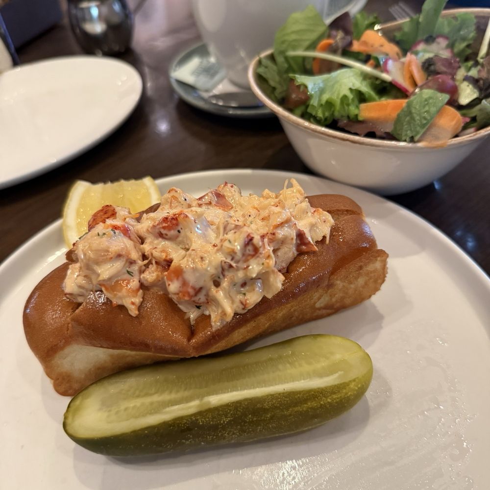 Salt & Ivy - Lobster Roll - New American Near Me - Las Vegas, Nevada Salt & Ivy - Lobster Roll - New American Near Me - Las Vegas, Nevada