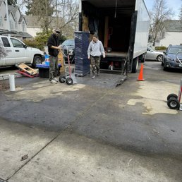 Well equipped truck with all the needed supplies!