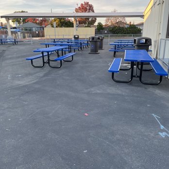 San Leandro High School - New tables - Middle Schools & High Schools Near Me - San Leandro, California San Leandro High School - New tables - Middle Schools & High Schools Near Me - San Leandro, California