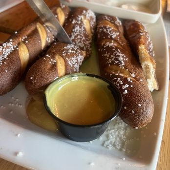 Applebee's Grill + Bar - Brew Pub Pretzels & Beer Cheese Dip - Sports Bars Near Me - Spokane, Washington