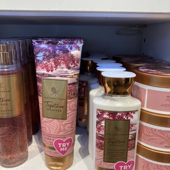 Bath & Body Works - 07/31/23 - Cosmetics & Beauty Supply Near Me - Elmhurst, New York Bath & Body Works - 07/31/23 - Cosmetics & Beauty Supply Near Me - Elmhurst, New York