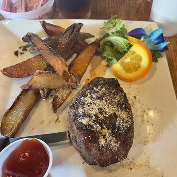 Kane’s Cattle - 10 oz Sirloin with French fries - Steakhouses Near Me - Crystal River, Florida Kane’s Cattle - 10 oz Sirloin with French fries - Steakhouses Near Me - Crystal River, Florida