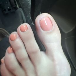 She made my toe so ugly. She made my toe so ugly.