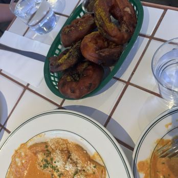 Pijja Palace - Malai Rigatoni & Dosa Onion Rings (both very delicious) - Sports Bars Near Me - Los Angeles, California