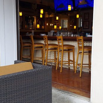 Macados - Outside looking in - Sandwiches Near Me - Winchester, Virginia