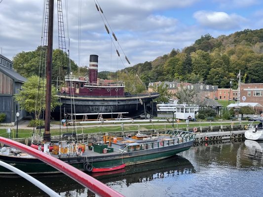 Hudson River Cruises by null