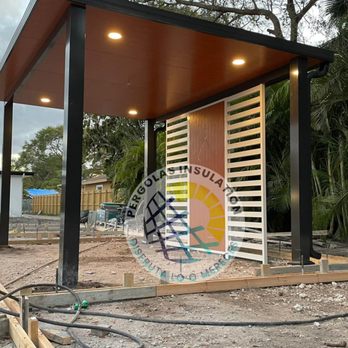 Pergolas Insuladas - Modern pergola with insulated panels all in aluminum - Patio Coverings Near Me - North Miami Beach, Florida Pergolas Insuladas - Modern pergola with insulated panels all in aluminum - Patio Coverings Near Me - North Miami Beach, Florida