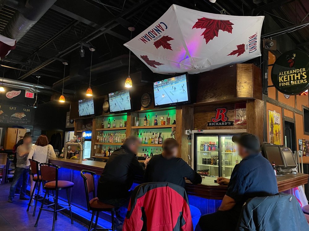 BUNKERS SPORTS PUB 38 Photos & 11 Reviews 615 Hermitage Road NW, Edmonton, Alberta Sports