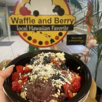Waffle and Berry - Acai Bowl - Waffles Near Me - Honolulu, Hawaii