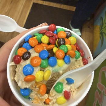 Lizzy's Ice Cream - Coffee with m&m - Ice Cream & Frozen Yogurt Near Me - Cambridge, Massachusetts Lizzy's Ice Cream - Coffee with m&m - Ice Cream & Frozen Yogurt Near Me - Cambridge, Massachusetts