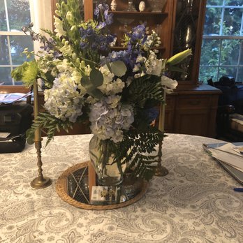 Paradise Flowers - Florists Near Me - Belmont, Massachusetts