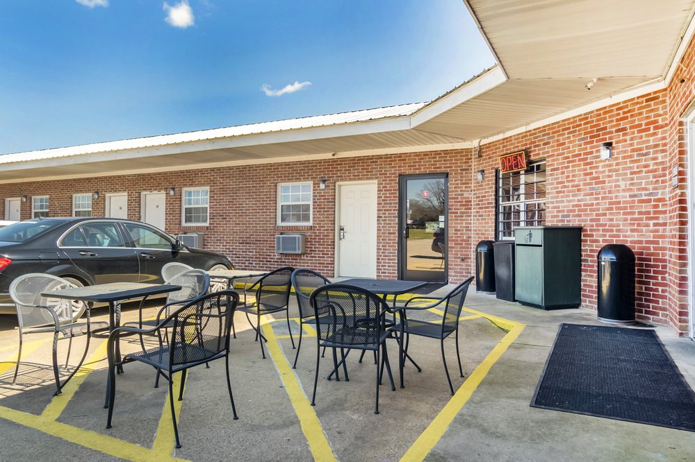 OYO HOTEL RULEVILLE ROUTE 49W 32 Photos 490 S Oak Ave 4218