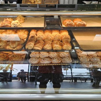 C'est Si Bon Bakery - Bakery items - Bakeries Near Me - Newport Beach, California