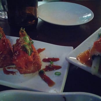 Mama M Sushi - Spicy tuna on crispy rice & shrimp tempura roll topped with spicy tuna (I forgot the name) - Japanese Near Me - Pasadena, California Mama M Sushi - Spicy tuna on crispy rice & shrimp tempura roll topped with spicy tuna (I forgot the name) - Japanese Near Me - Pasadena, California