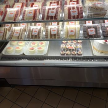 Junior's Restaurant - Bakeries Near Me - Brooklyn, New York