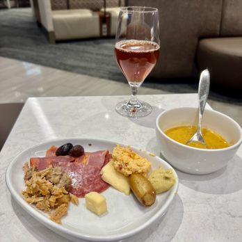 Delta Sky Club - Airport Lounges Near Me - Nashville, Tennessee Delta Sky Club - Airport Lounges Near Me - Nashville, Tennessee