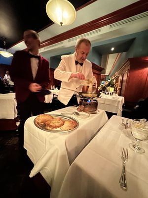 LE CONTINENTAL - Cuisine Française - Fruits de Mer / Homard / Steak - Flambé by null