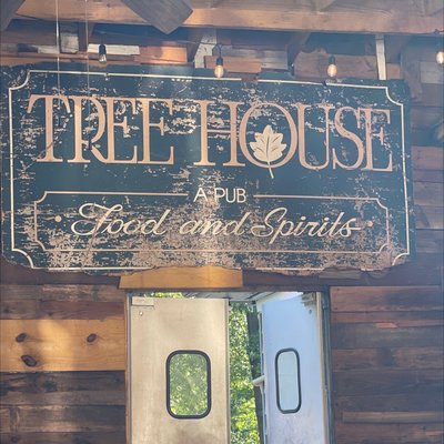 Treehouse Restaurant and Pub by null