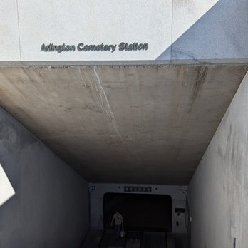 Arlington Cemetery Metro Station - Public Transportation Near Me - Arlington, Virginia