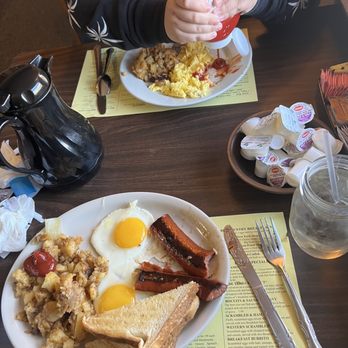 Olde Tymes Restaurant - My hearty breakfast and I loved that I can refill my own coffee cup. - Breakfast & Brunch Near Me - Norwich, Connecticut Olde Tymes Restaurant - My hearty breakfast and I loved that I can refill my own coffee cup. - Breakfast & Brunch Near Me - Norwich, Connecticut