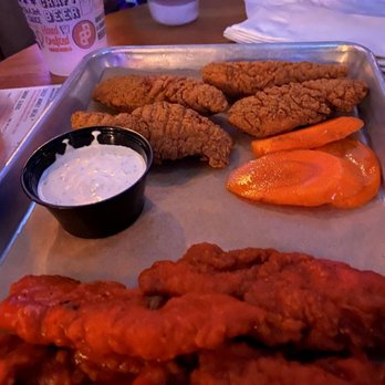 Broken Barrel Bar - Chicken Tenders - Sports Bars Near Me - Chicago, Illinois Broken Barrel Bar - Chicken Tenders - Sports Bars Near Me - Chicago, Illinois