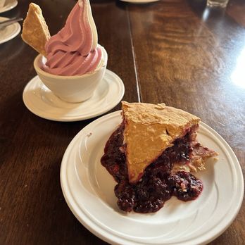 Duarte's Tavern - American Near Me - Pescadero, California