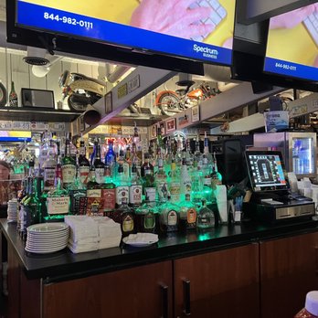 Anchor Bar - Main Bar - Chicken Wings Near Me - Buffalo, New York Anchor Bar - Main Bar - Chicken Wings Near Me - Buffalo, New York
