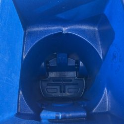 Squeaky Clean Garbage Bin - Recycle trash bin