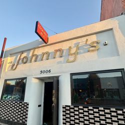 Johnny's Cocktails & Hi-Fi